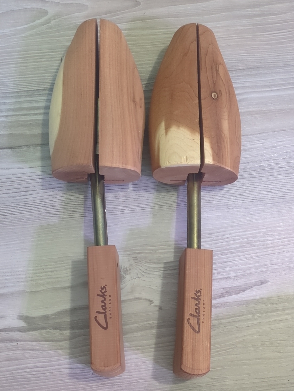 Clarks England Cedar Wood Shoe Trees Pair Adjustable Men's Shoe Stretchers
